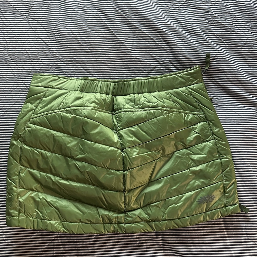 Skhoop insulated skirt.